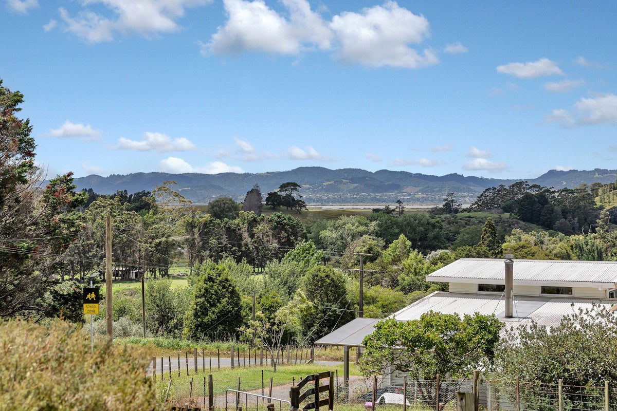 37 Valley View Road, Whangarei - Carousel 37