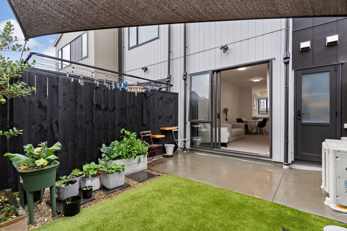 9 Oranga Drive, Westgate, Auckland - Carousel 2