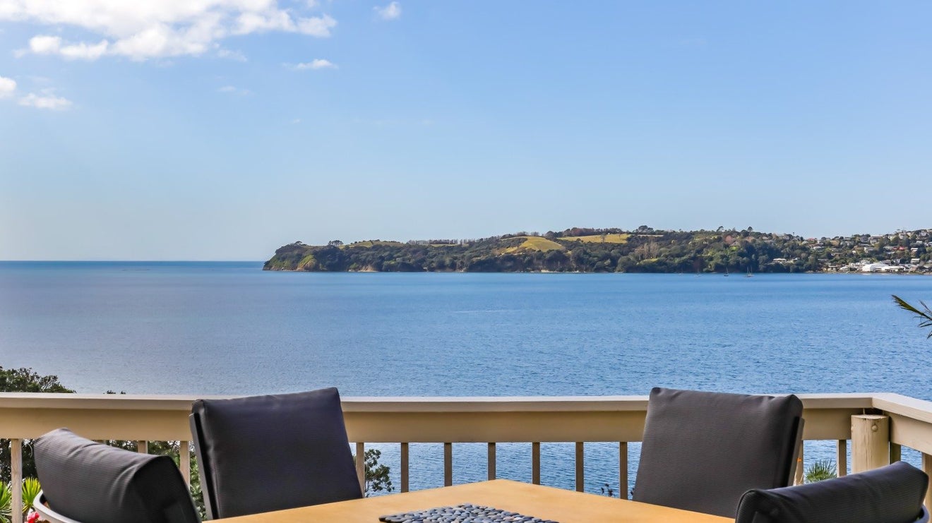 19 Swann Beach Road, Stanmore Bay, Whangaparaoa - Carousel 1