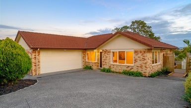 11 San Luis Place, Golflands, Auckland - Carousel 1