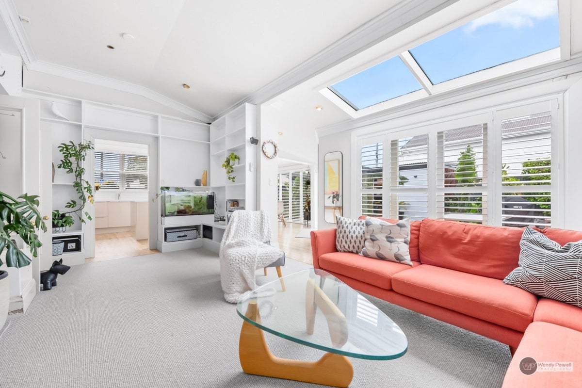 4 Elizabeth Street, Petone, Lower Hutt - Carousel 2