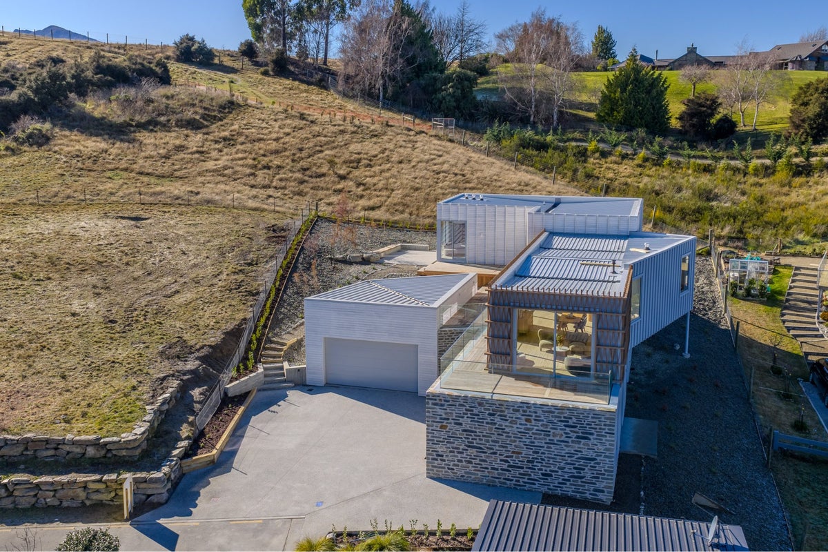 8 Akitu Rise, Wanaka, Wanaka - Carousel 1
