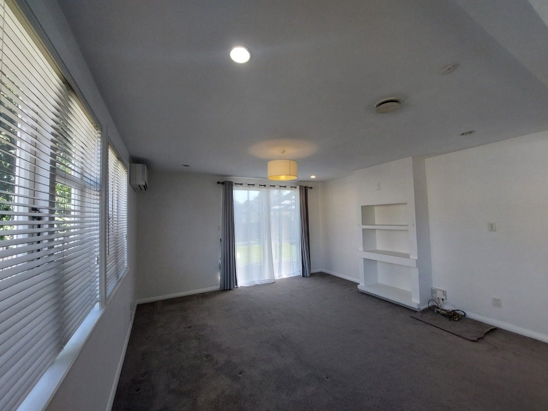 11 Carr Road, Three Kings, Auckland - Carousel 2