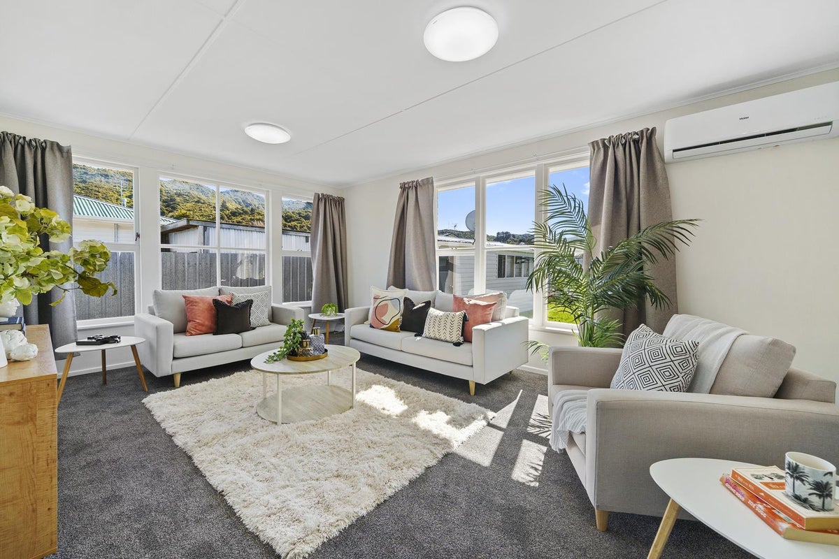 5 Matthews Road, Wainuiomata, Lower Hutt - Carousel 2