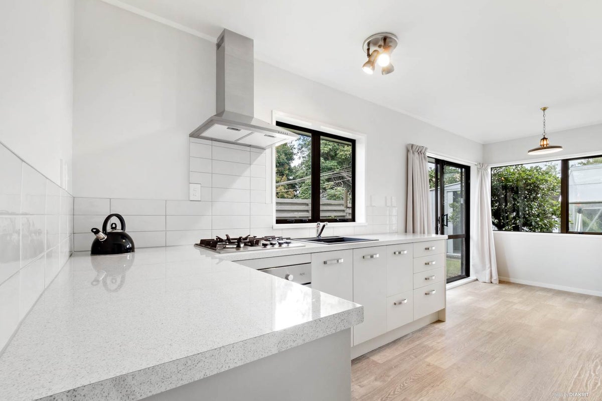23B Kindergarten Drive, Conifer Grove, Takanini - Carousel 2