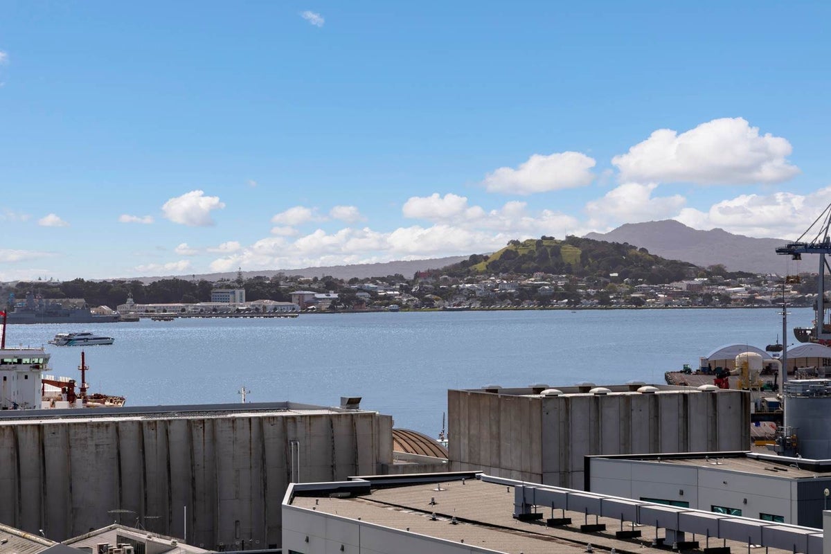 1210/30 Beach Road, Auckland Central, Auckland - Carousel 1