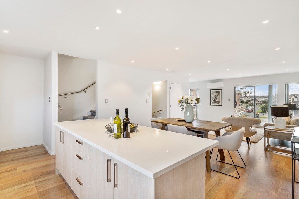 107 Bordeaux Parade, Te Atatu South, Auckland - Carousel 2
