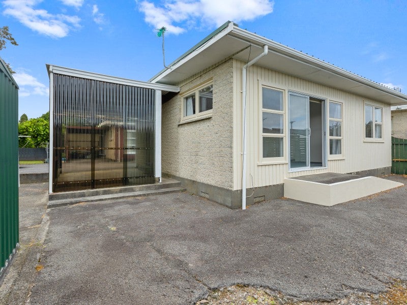 31C Ballance Street, Lower Vogeltown, New Plymouth - Carousel 1