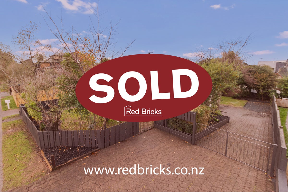 47 Lachlan Drive, Dinsdale, Hamilton - Carousel 1