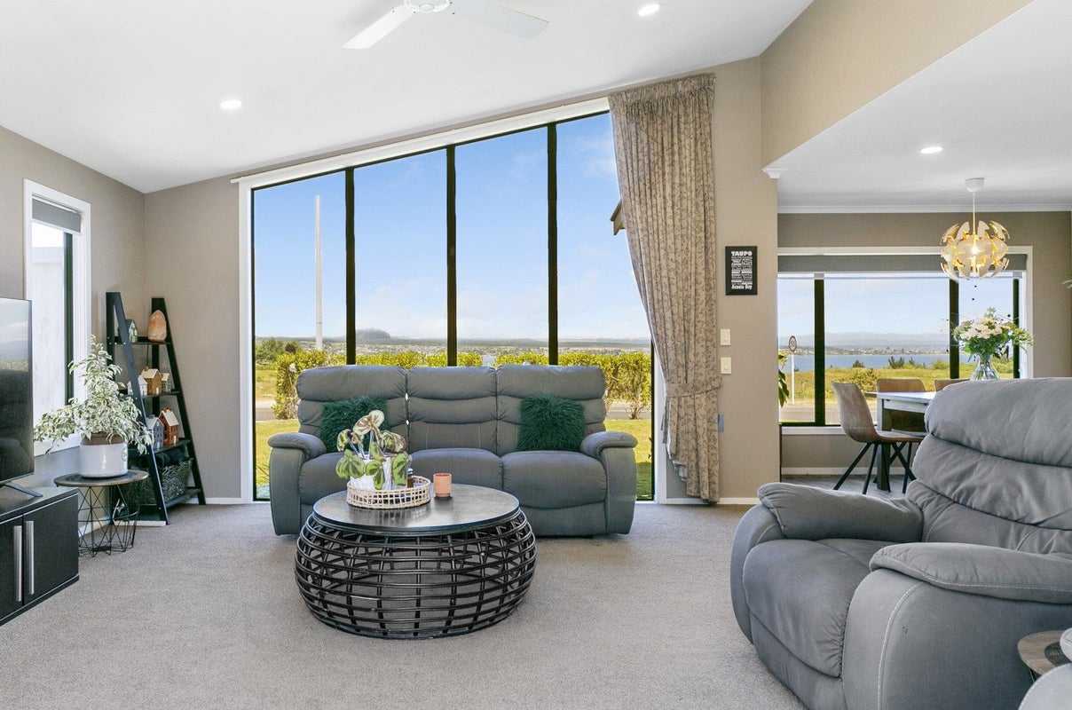 208 Acacia Bay Road, Nukuhau, Taupo - Carousel 1
