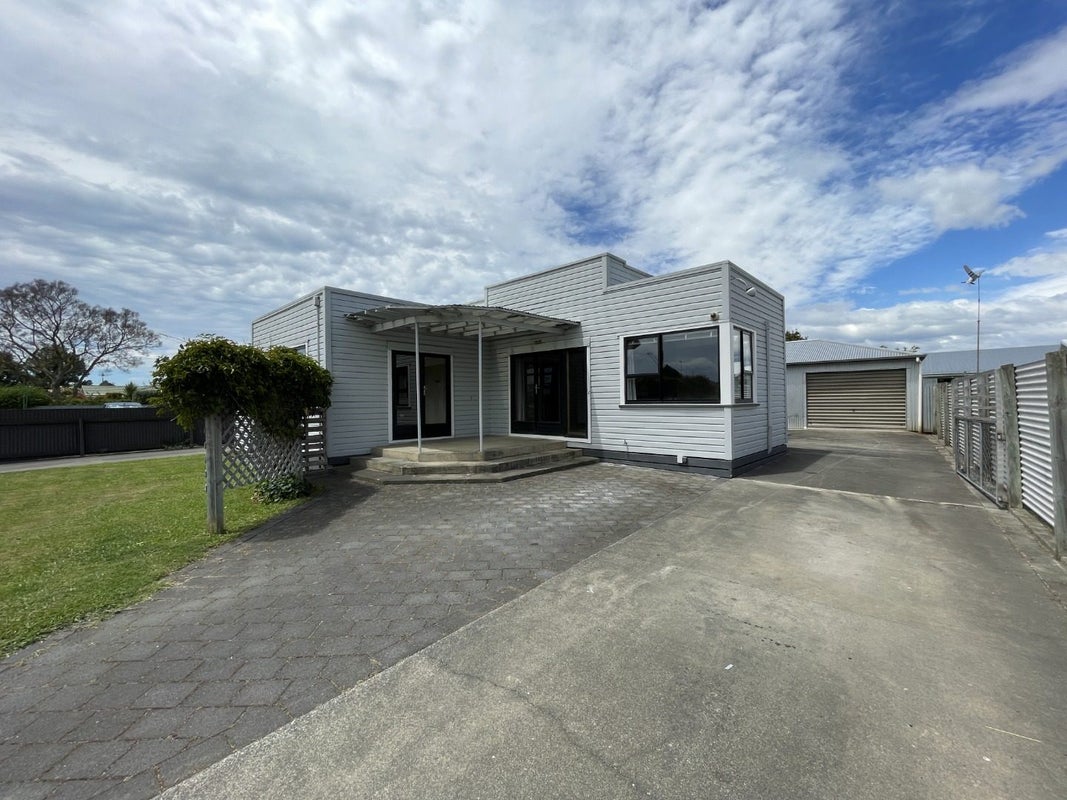 3 Burness Road, Greenmeadows, Napier - Carousel 1
