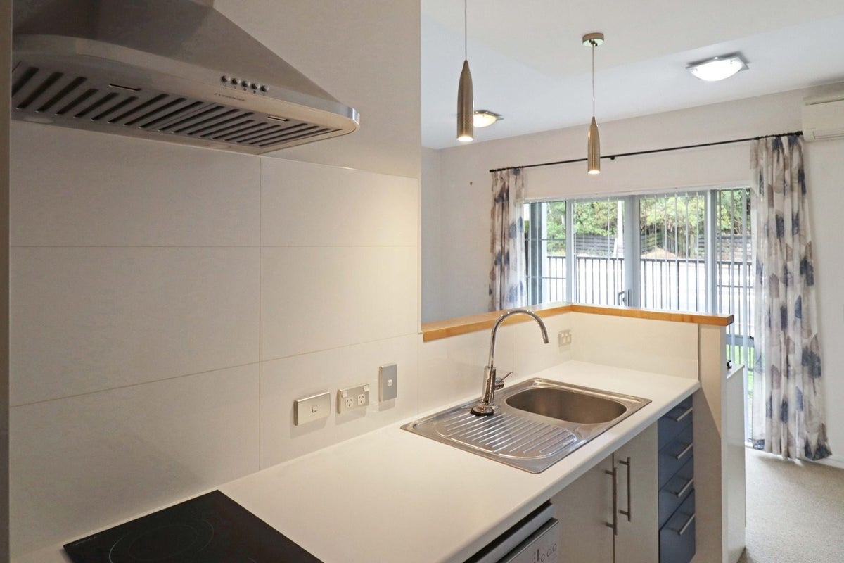 11/232 Middleton Road, Glenside, Wellington - Carousel 2
