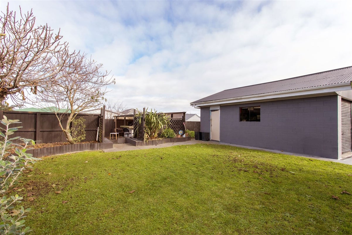 42 Te Rama Place, Wainoni, Christchurch - Carousel 2