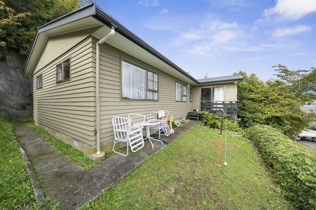 49 Thomas Street, Stokes Valley, Lower Hutt - Carousel 4