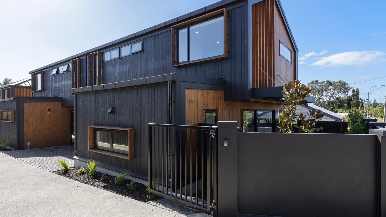 213 Meola Road, Point Chevalier, Auckland - Carousel 1