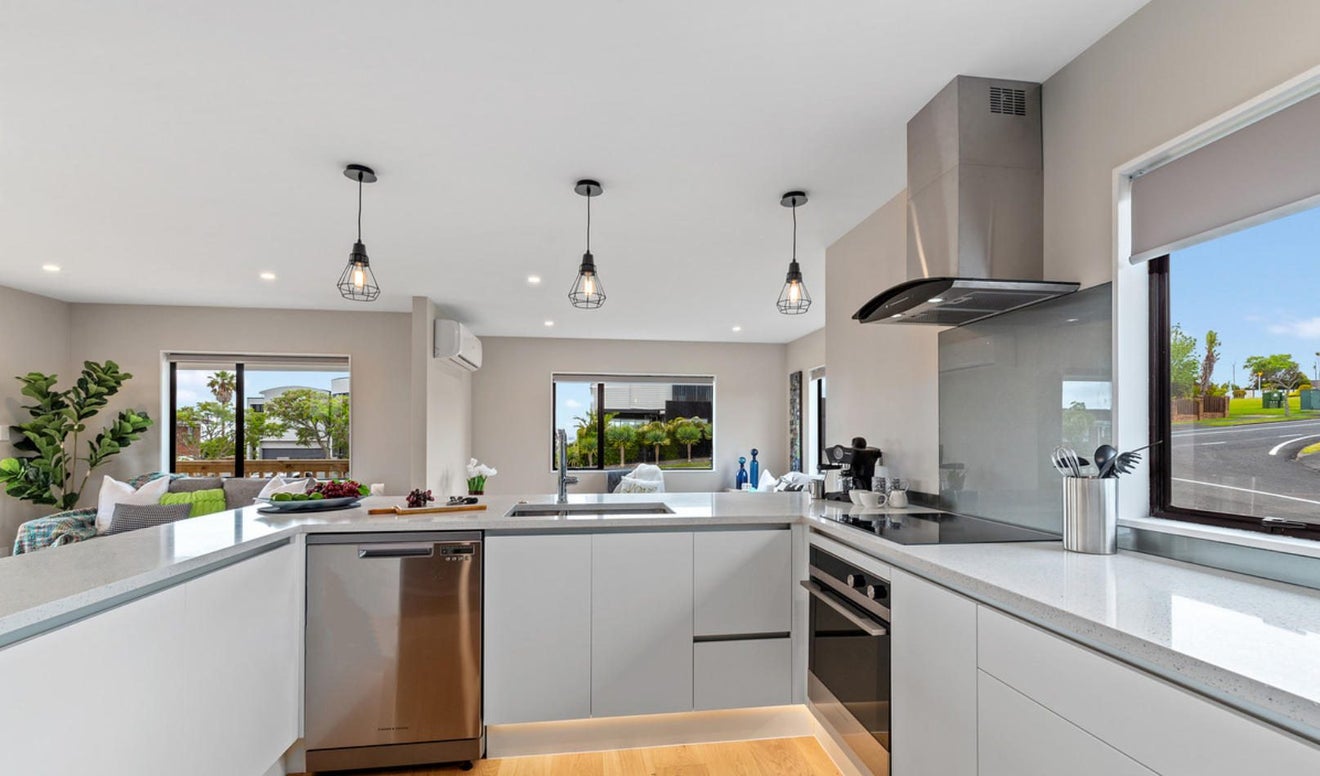 168 Luckens Road, West Harbour, Auckland - Carousel 30