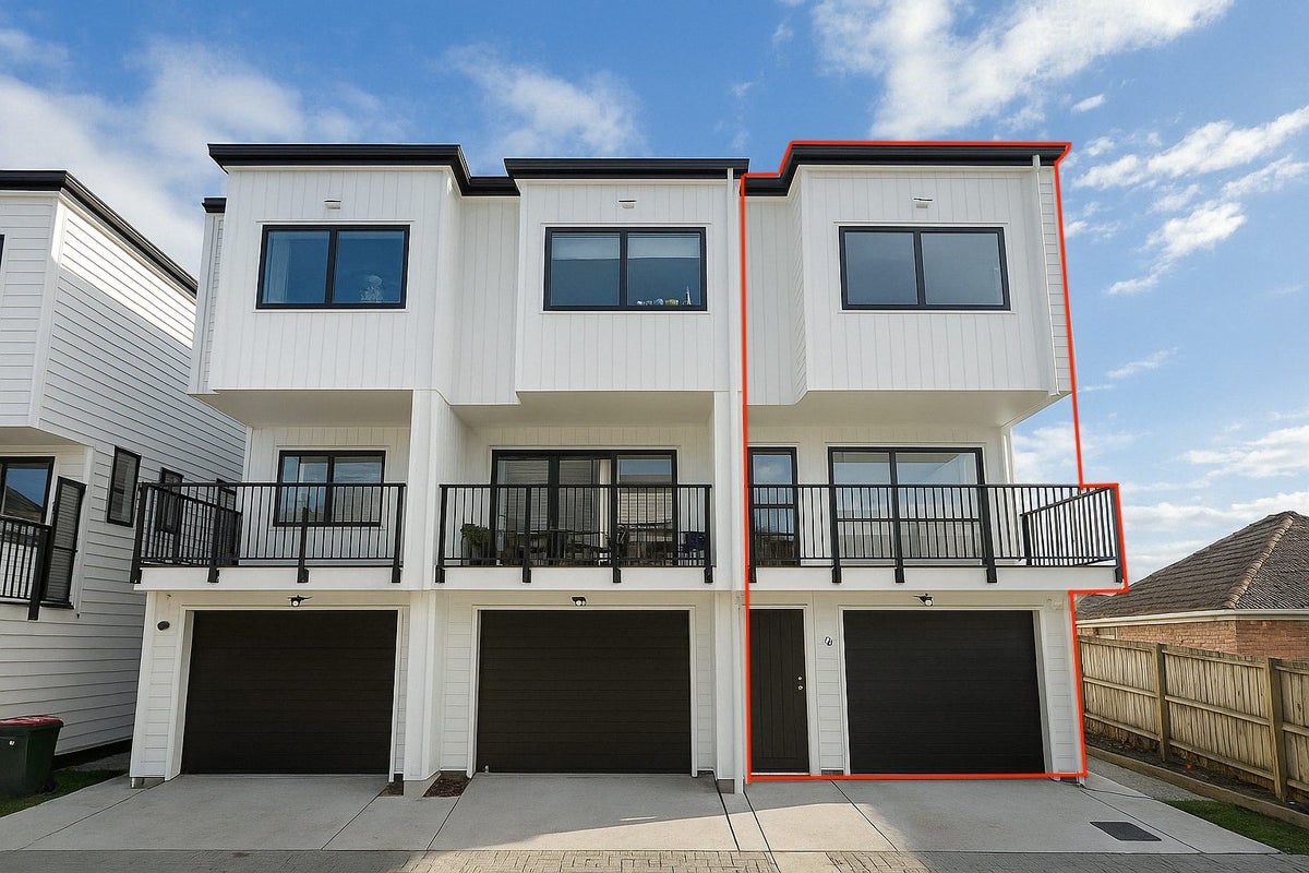 8/5 Chevis Place, Pakuranga, Auckland - Carousel 1