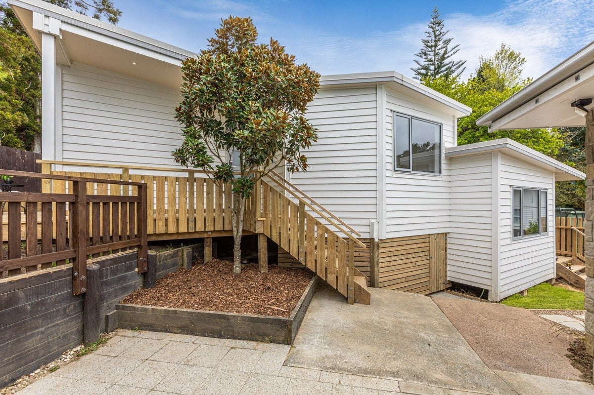 64 Lemnos Place, Titirangi, Auckland - Carousel 2