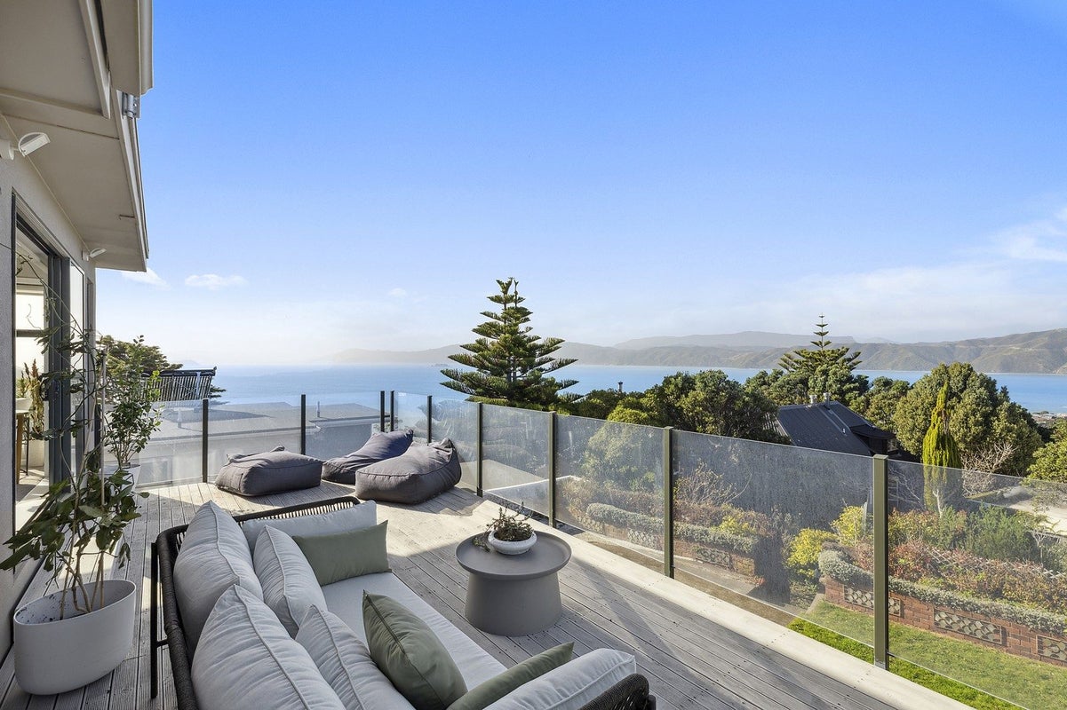 40 Seatoun Heights Road, Seatoun, Wellington - Carousel 1