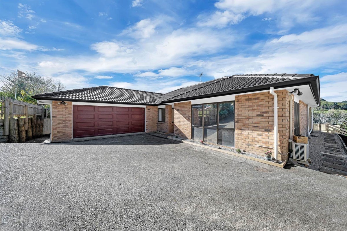 115 Bushlands Park Drive, Albany, Auckland - Carousel 1