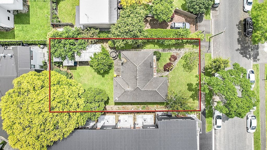 9 Dyer Street, Whitiora, Hamilton - Carousel 1