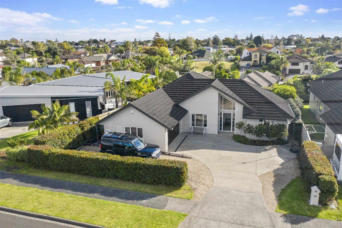 62 Intrepid Crescent, Beachlands, Auckland - Carousel 1