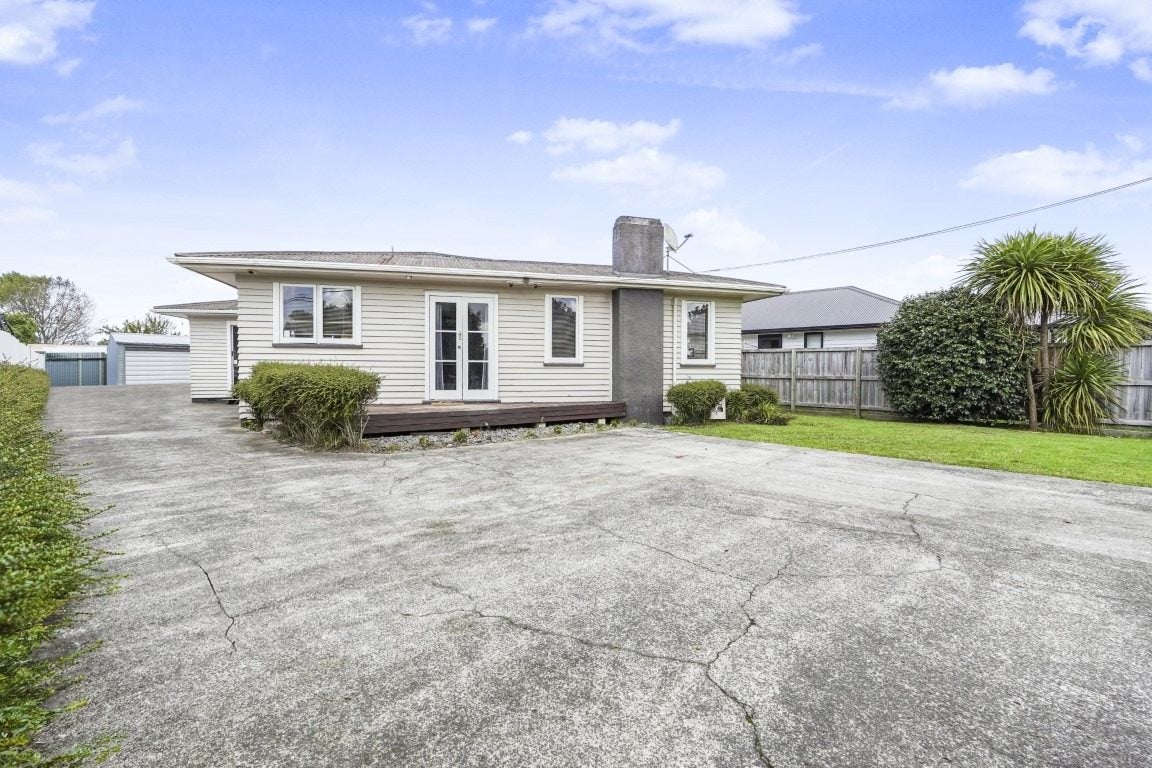 30 Powells Road, Fairview Downs, Hamilton - Carousel 1
