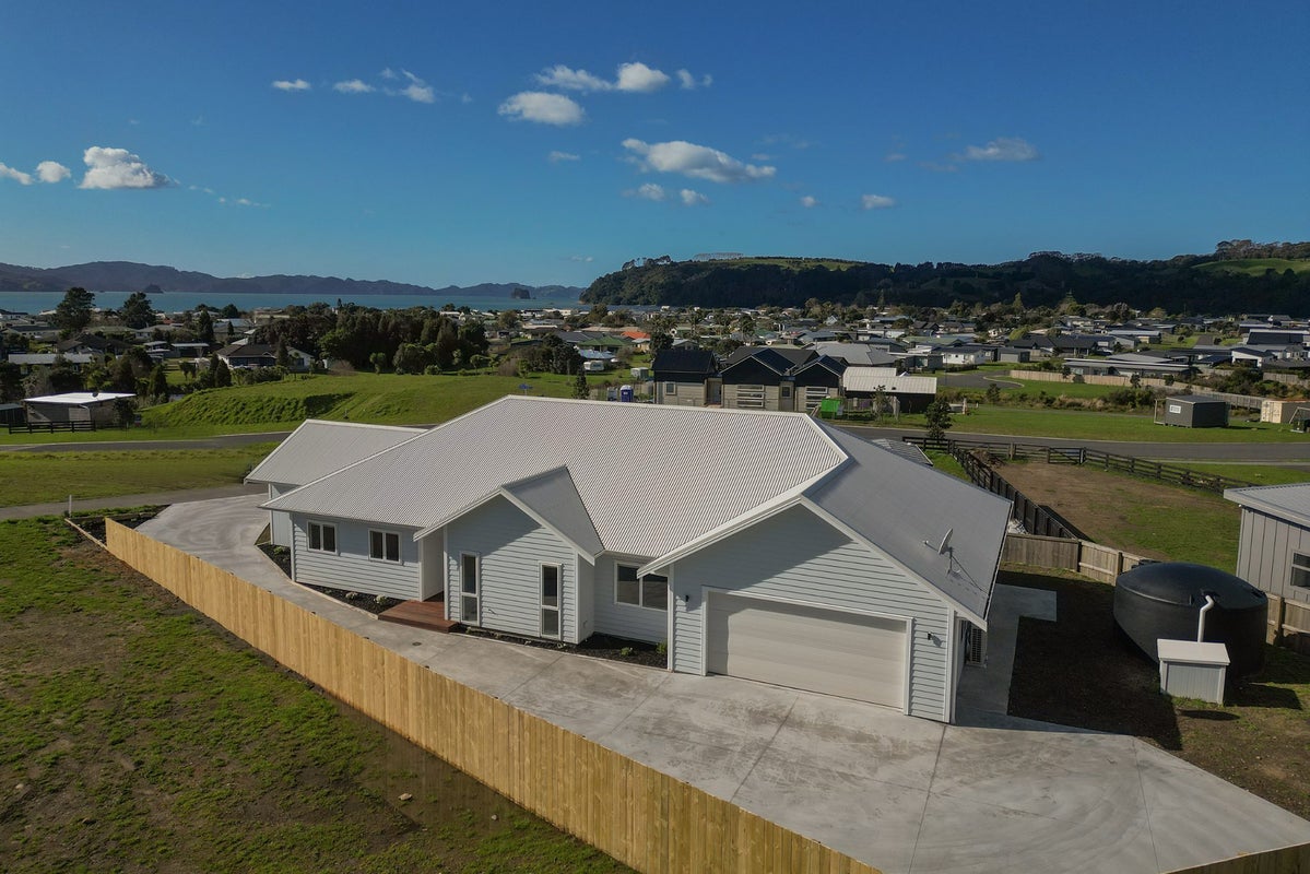 3 Tinirau Place, Cooks Beach - Carousel 17