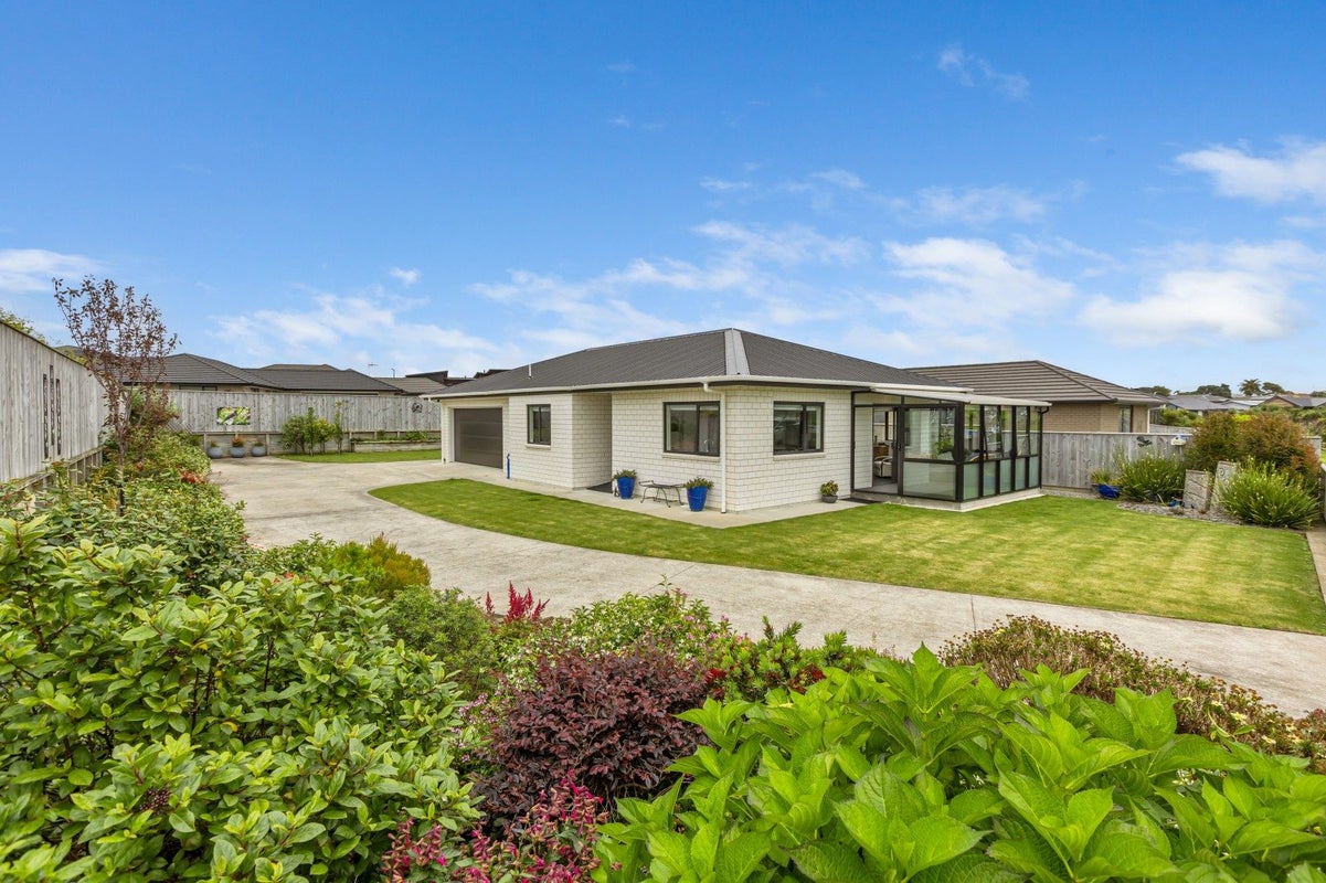 248 Parklands Avenue, Bell Block, New Plymouth - Carousel 1