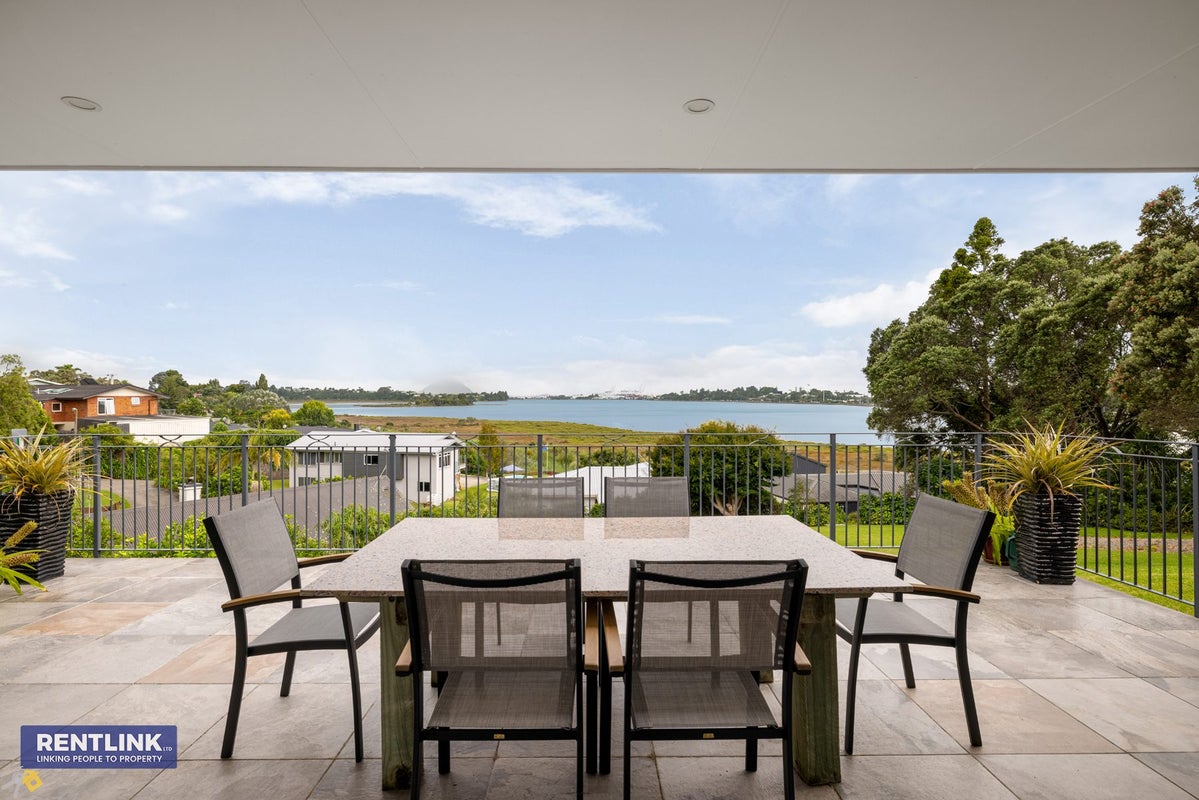 20 Montgomery Road, Judea, Tauranga - Carousel 1
