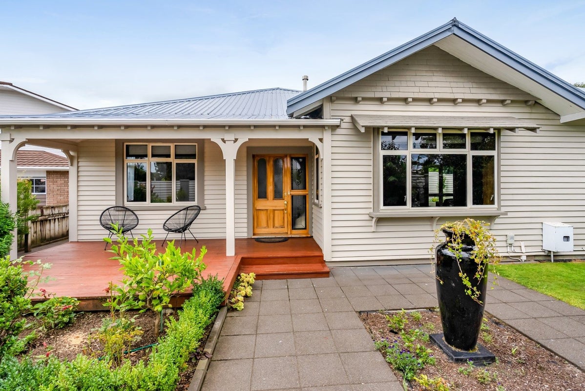 117 Carrington Street, Lower Vogeltown, New Plymouth - Carousel 1