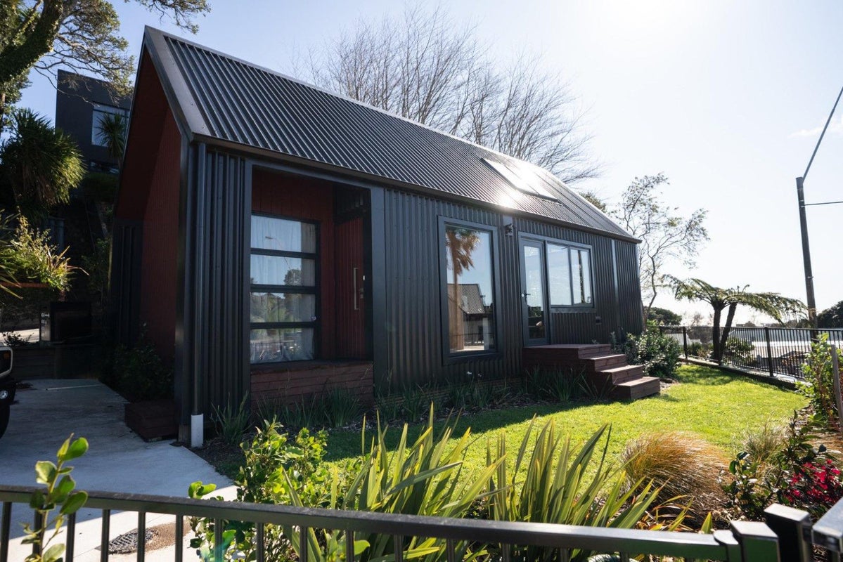 434 Devon Street West, Lynmouth, New Plymouth - Carousel 1