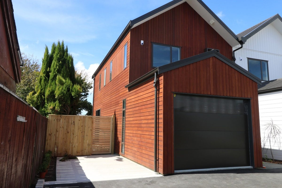 41 Ron Deal Way, Epuni, Lower Hutt - Carousel 1