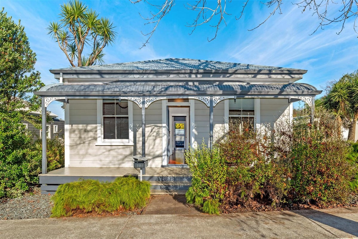 184 Russell Street, Whataupoko, Gisborne - Carousel 1