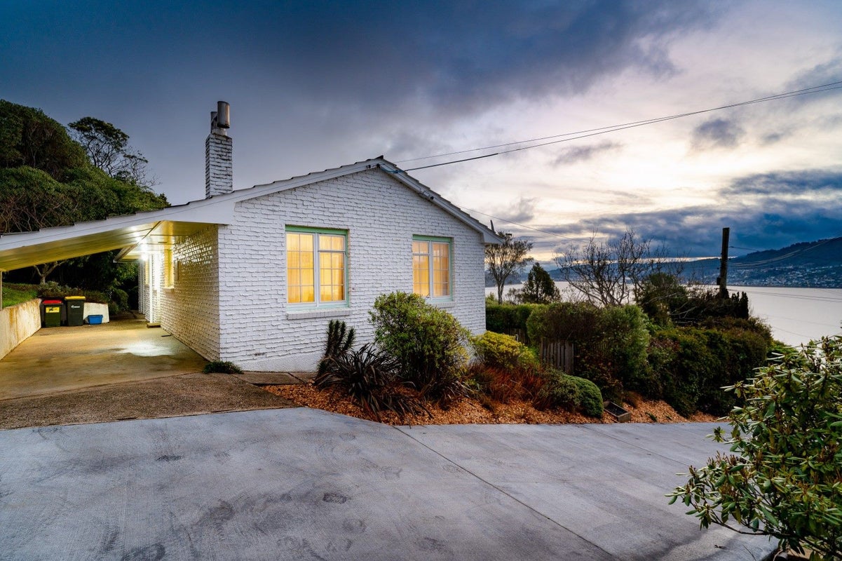 21 Jane Street, Macandrew Bay, Dunedin - Carousel 33