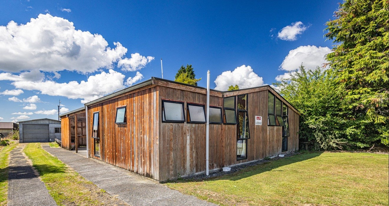 40 Carroll Street, Waimarino, National Park - Carousel 2