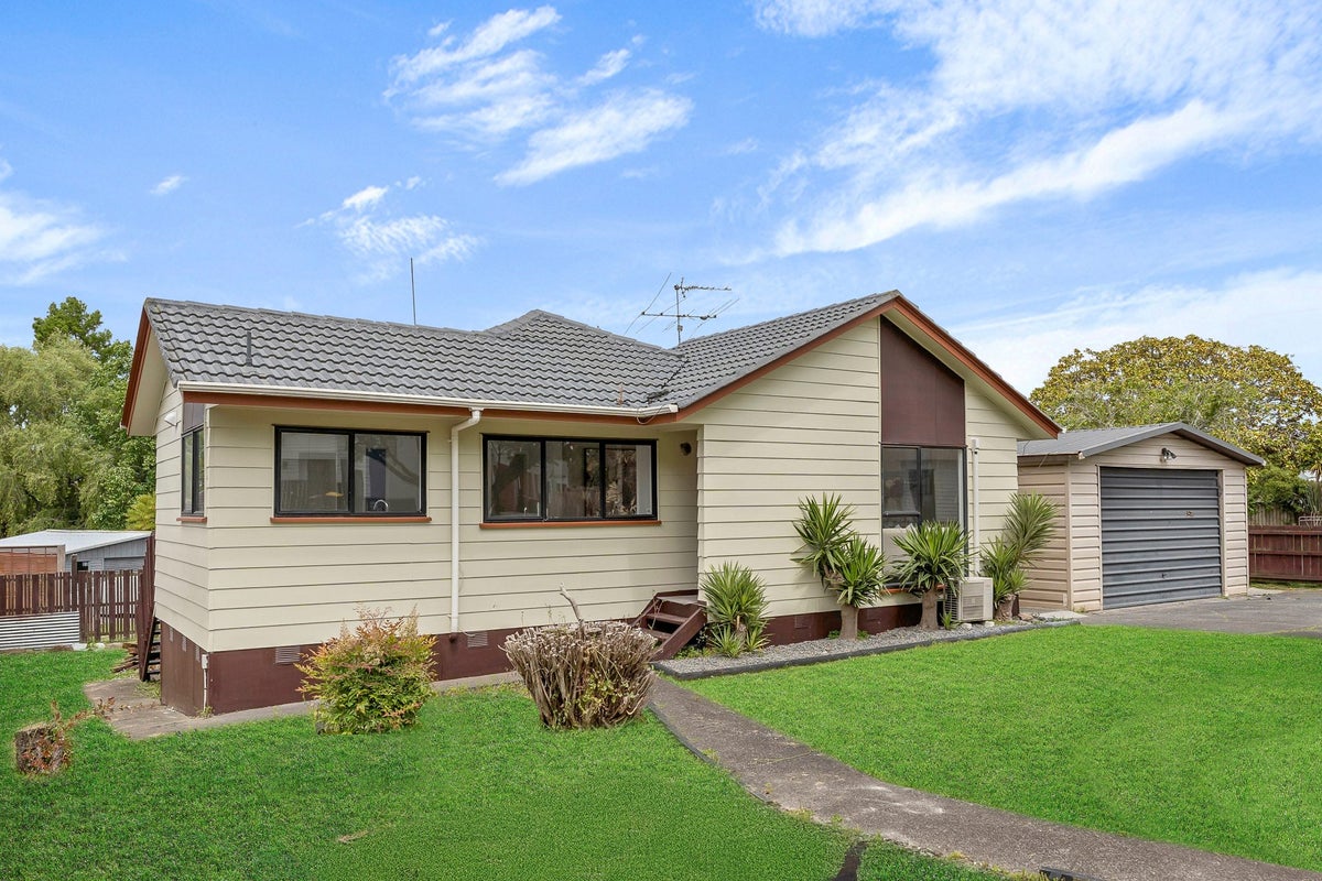 10 Cadiz Place, Red Hill, Papakura - Carousel 2