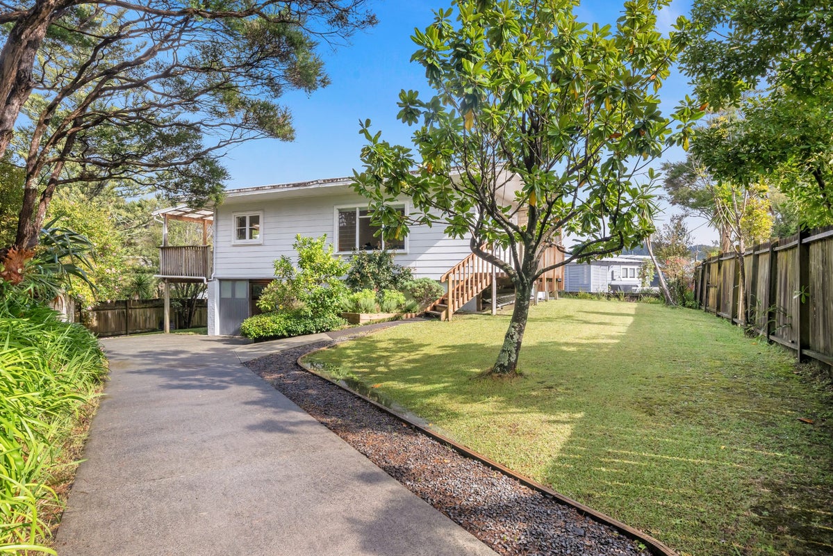24 Atkinson Road, Titirangi, Auckland - Carousel 1