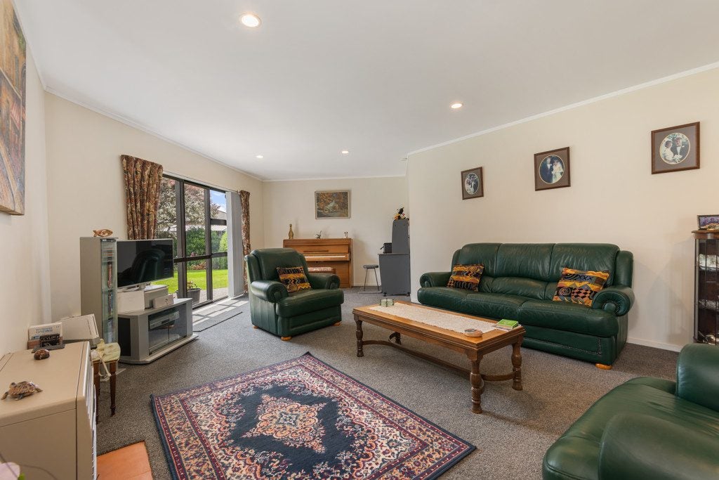4 Azara Court, Milson, Palmerston North - Carousel 2