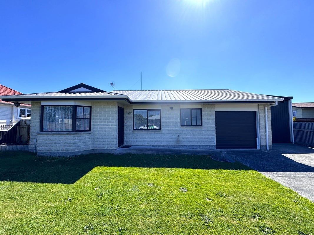 1 Pinedale Parade, Milson, Palmerston North - Carousel 1