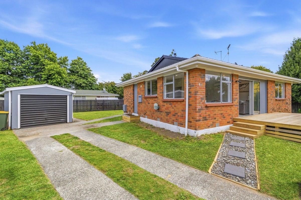 53 Oakfield Crescent, Pukete, Hamilton - Carousel 1