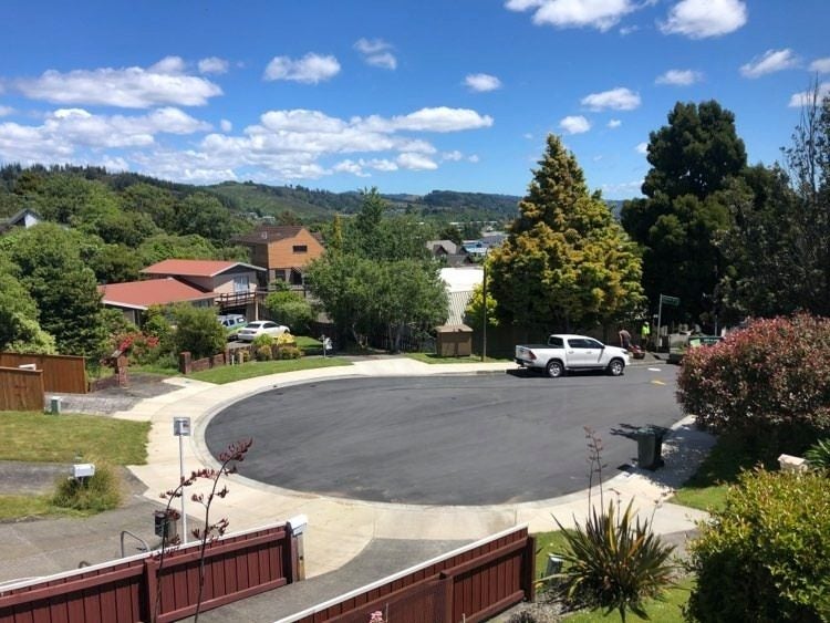 17 Radiata Grove, Brown Owl, Upper Hutt - Carousel 15