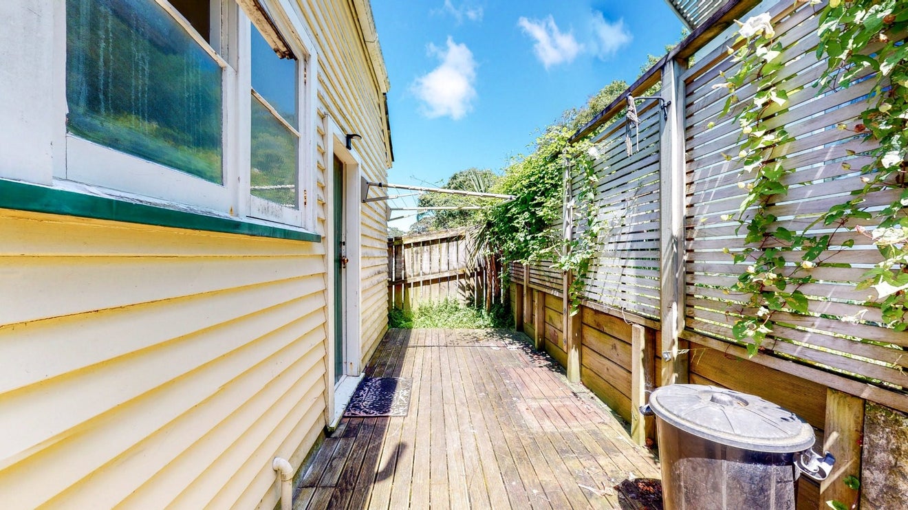 11B Upper Lewisville Terrace, Thorndon, Wellington - Carousel 2