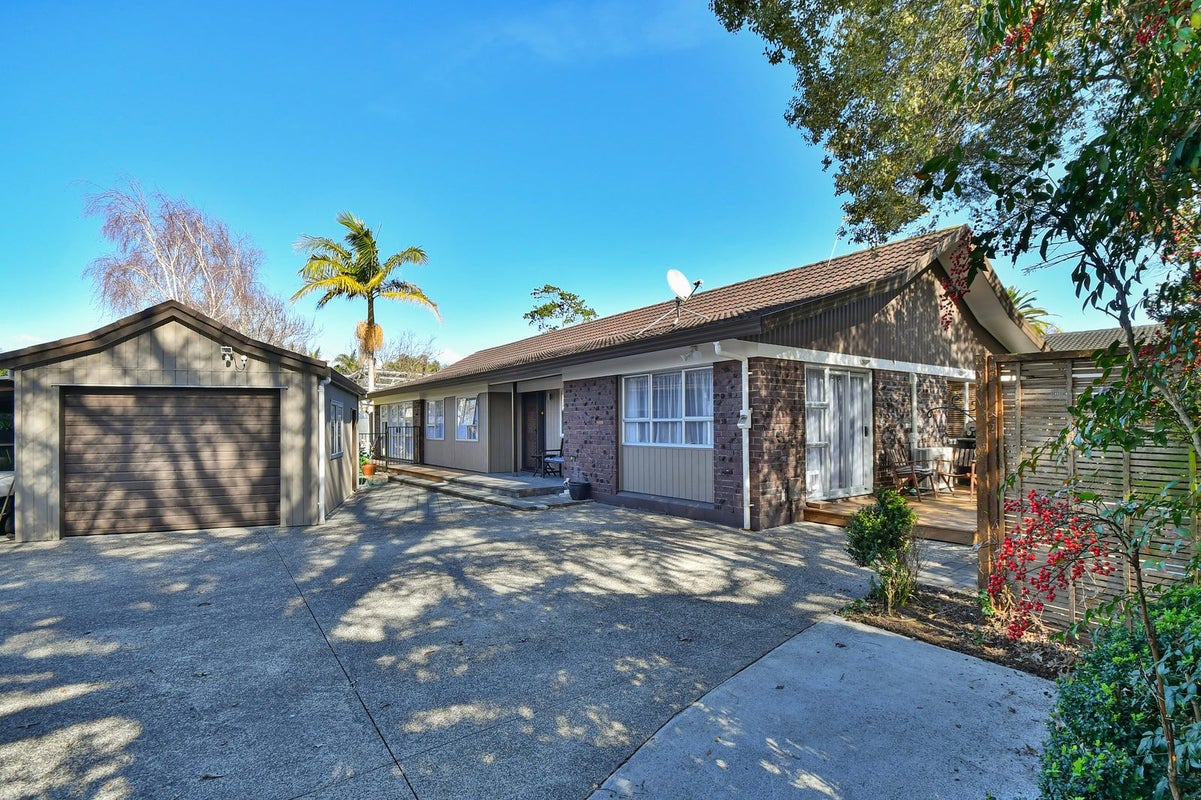 4 The Spinney, Pahurehure, Papakura - Carousel 2
