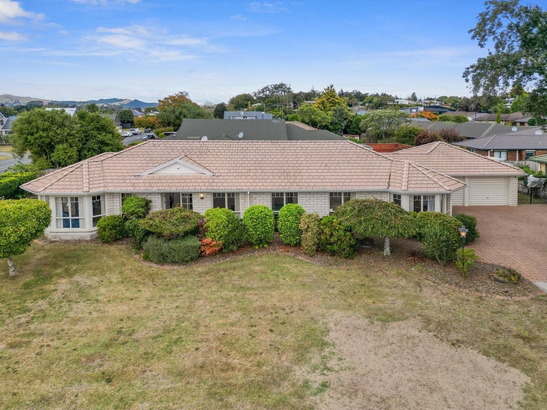 12 Kingsley Street, Leamington, Cambridge - Carousel 1