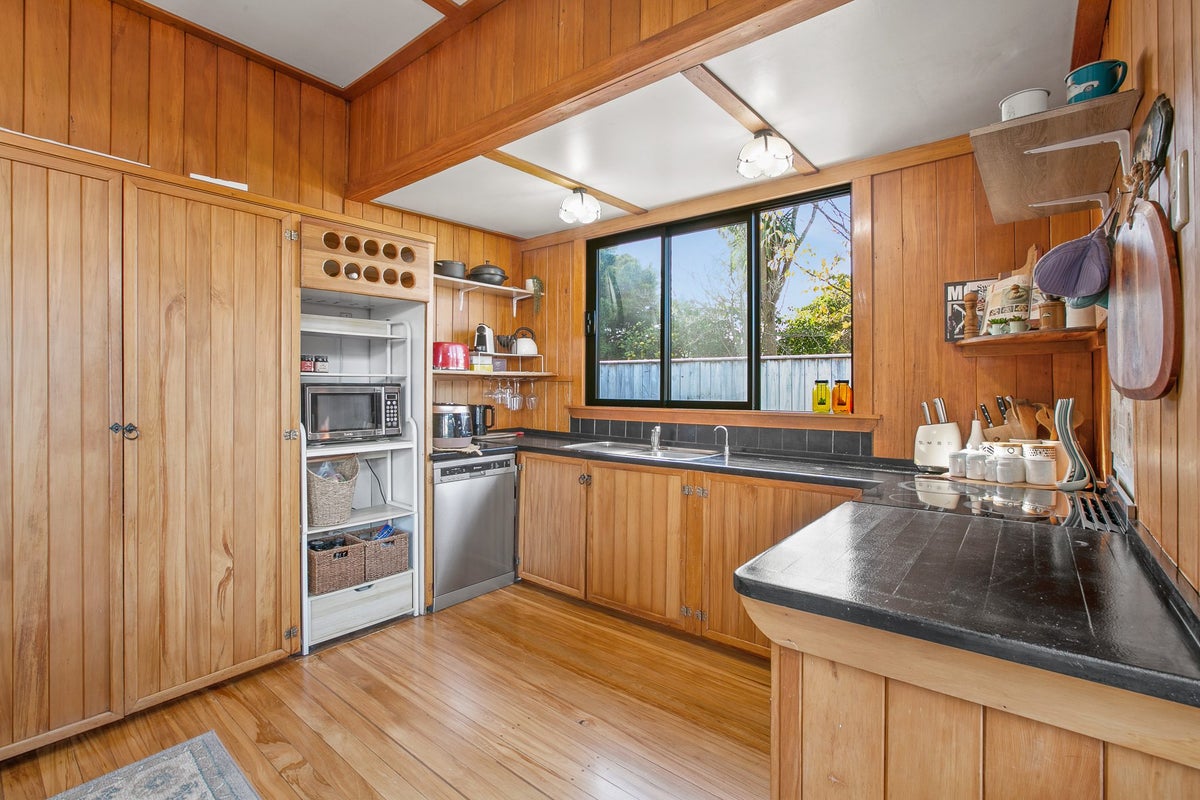 482B St Aubyn Street, Moturoa, New Plymouth - Carousel 2