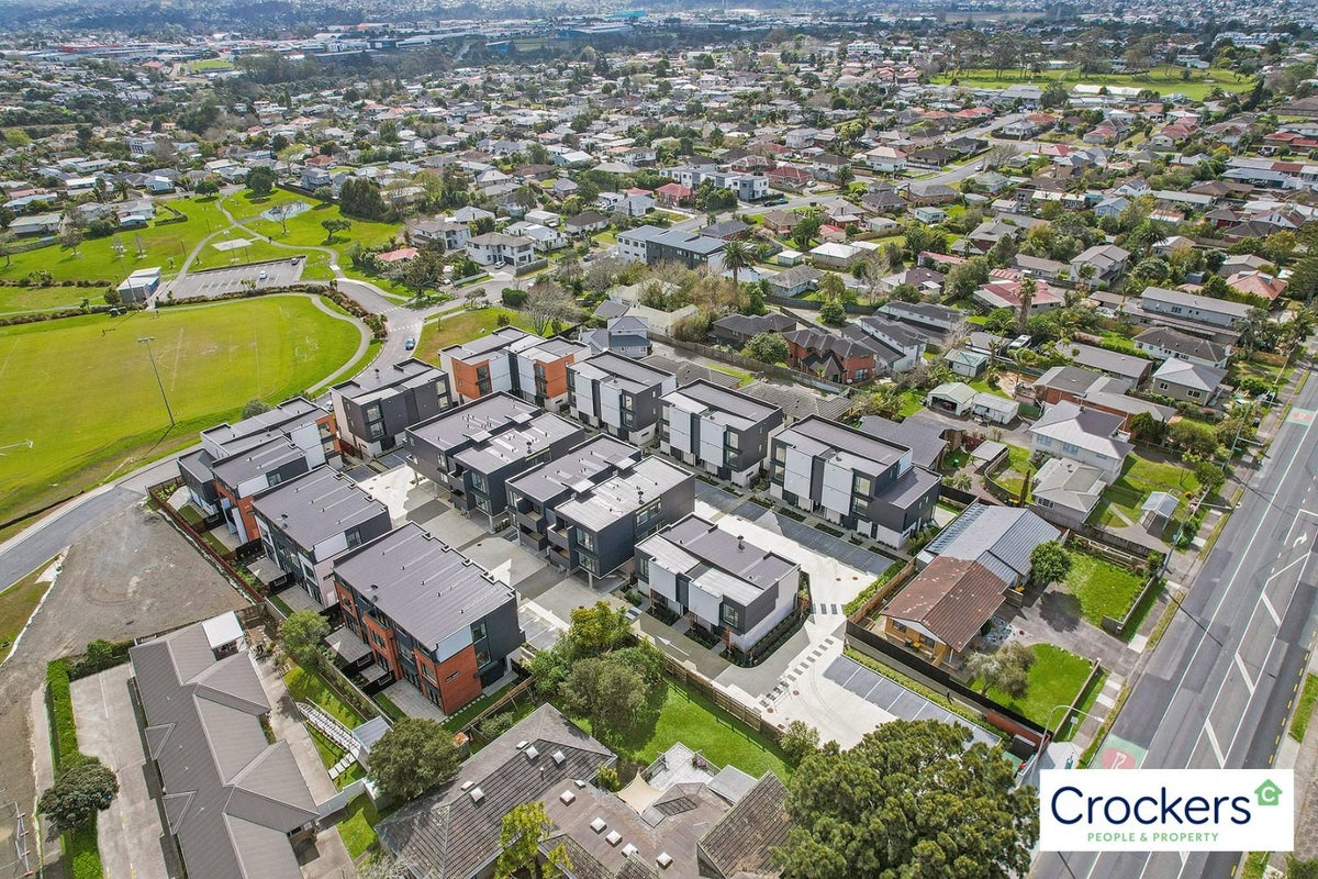 6/8 Treasure Lane, TE ATATU SOUTH, AUCKLAND - Carousel 15