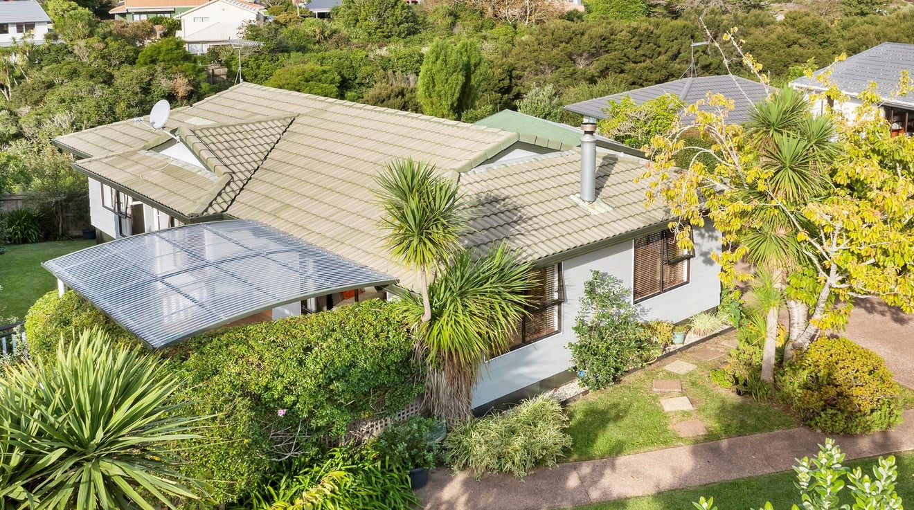 45 Gosford Drive, Botany Downs, Auckland - Carousel 1