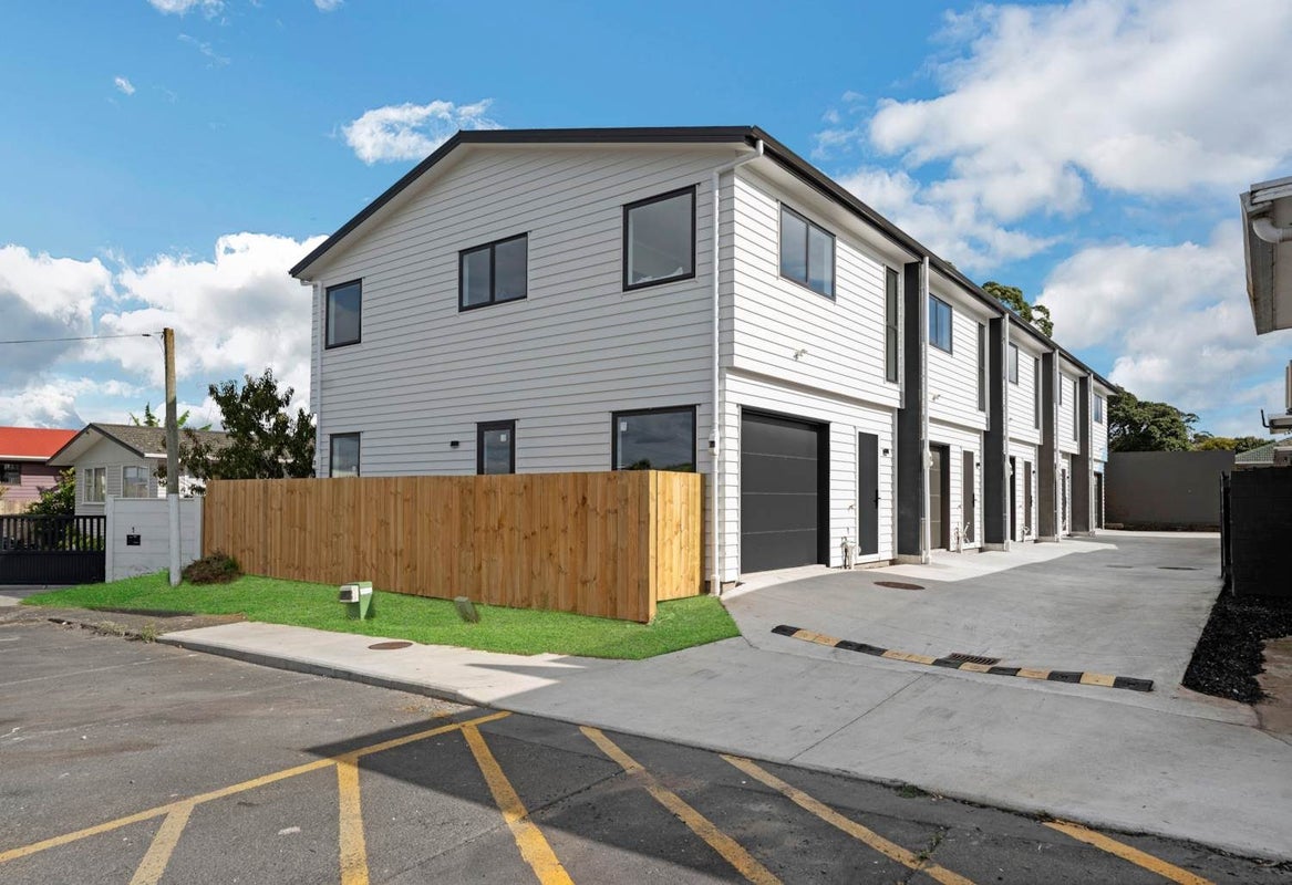 1B GreenMeadow, Manurewa East, Manukau City, Auckland - Carousel 1