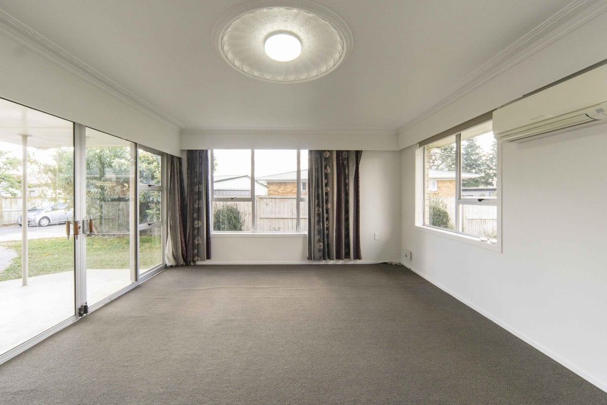 142 Clarkin Road, Fairfield, Hamilton - Carousel 2